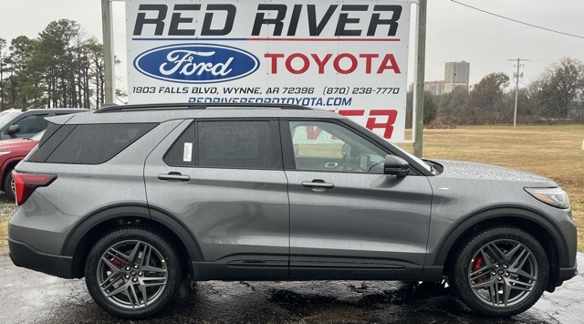 2026 Ford Explorer ST-LINE's photo