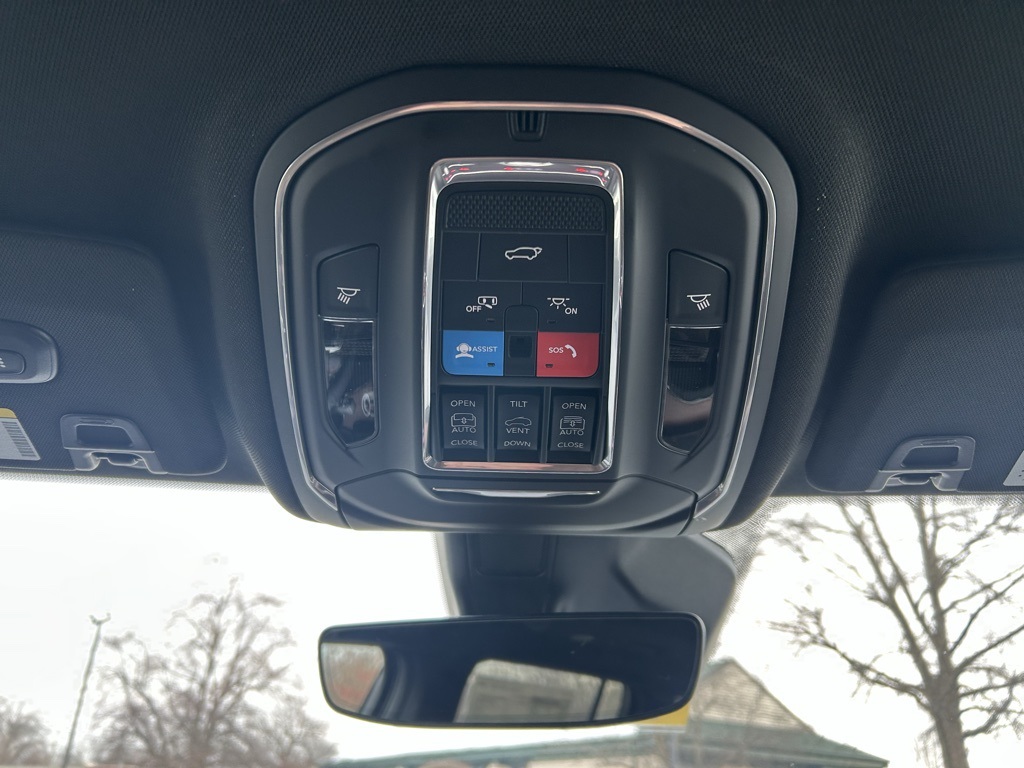 new 2025 Jeep Grand Cherokee L car, priced at $60,055