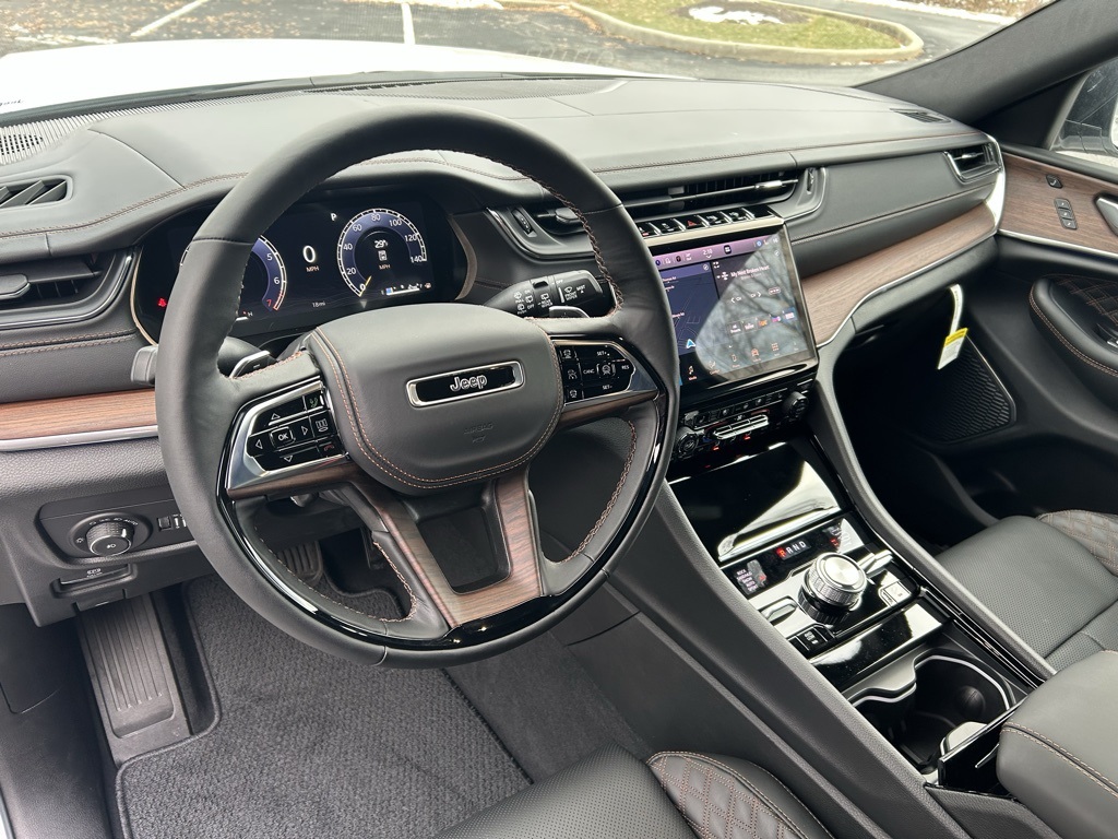 new 2025 Jeep Grand Cherokee L car, priced at $60,055