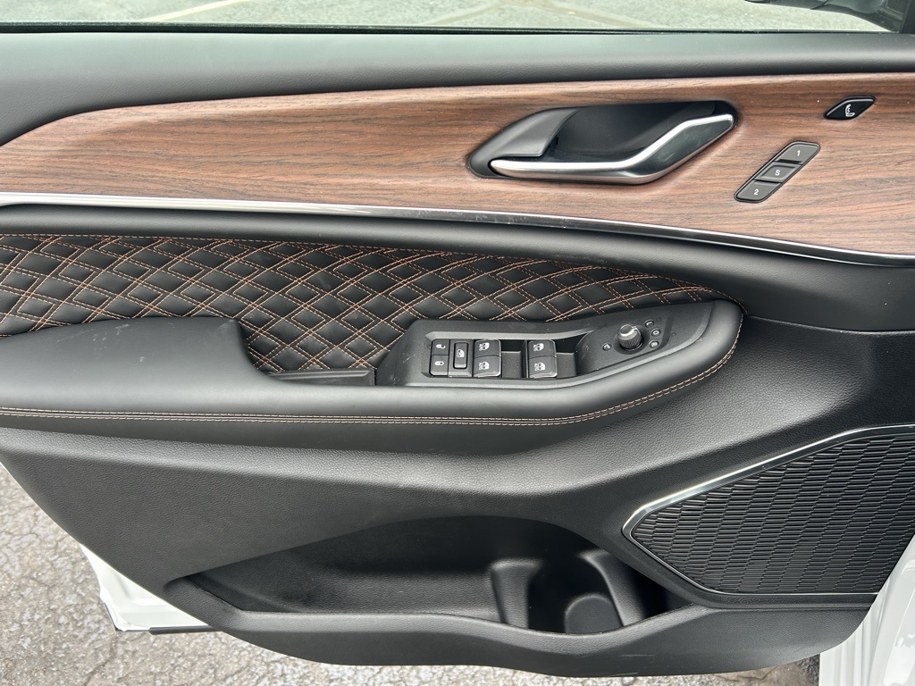 new 2025 Jeep Grand Cherokee L car, priced at $60,055