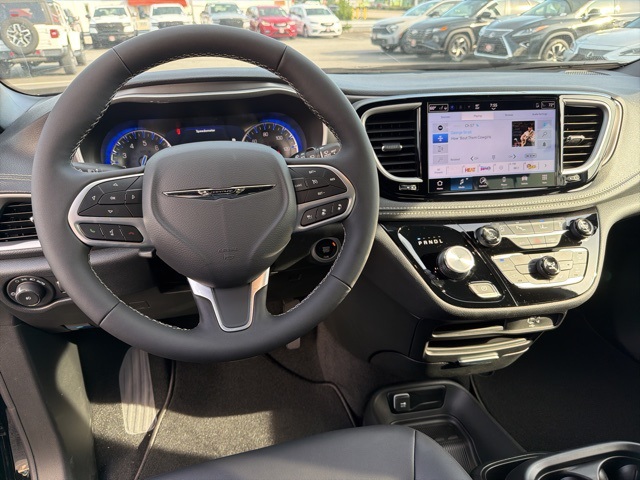 2026 Chrysler Pacifica photo 9