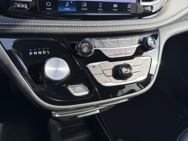 2026 Chrysler Pacifica photo 13