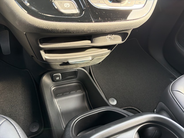 2026 Chrysler Pacifica photo 14