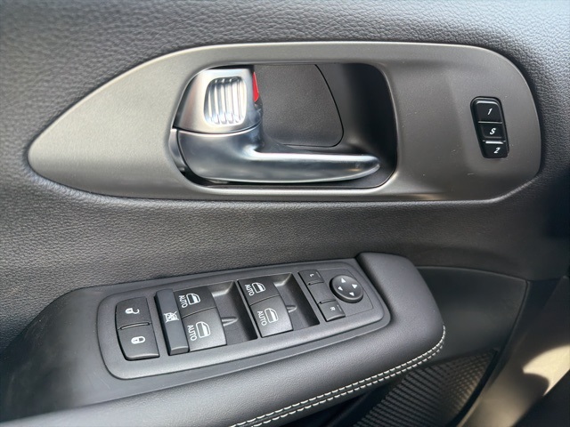2026 Chrysler Pacifica photo 18