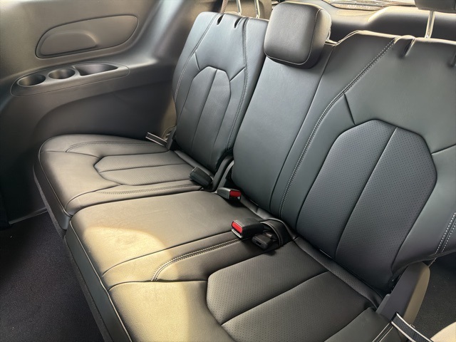 2026 Chrysler Pacifica photo 6