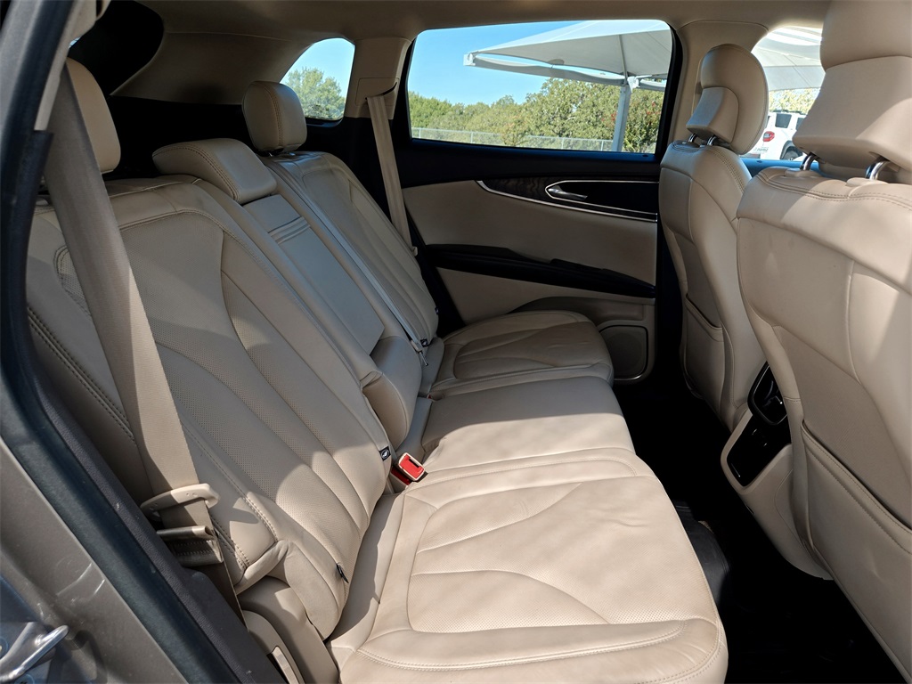 2016 Lincoln MKX Reserve photo 30