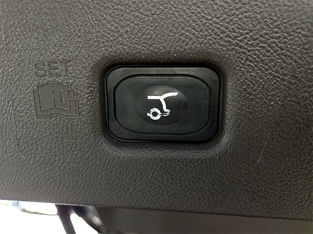 2016 Lincoln MKX Reserve photo 31