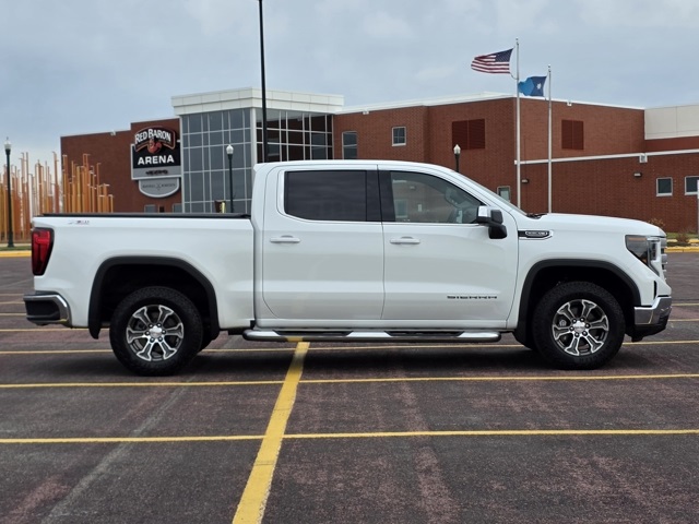2024 GMC Sierra 1500 SLE