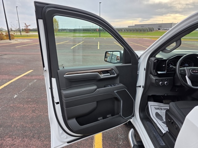 2024 GMC Sierra 1500 SLE