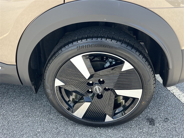 2025 Canyon Bronze Metallic Nissan Kicks SR FWD SUV