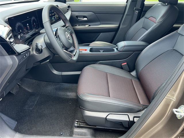 2025 Canyon Bronze Metallic Nissan Kicks SR FWD SUV