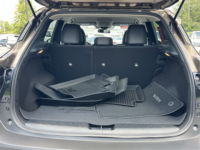 2025 Canyon Bronze Metallic Nissan Kicks SR FWD SUV