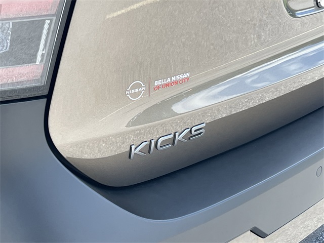 2025 Canyon Bronze Metallic Nissan Kicks SR FWD SUV