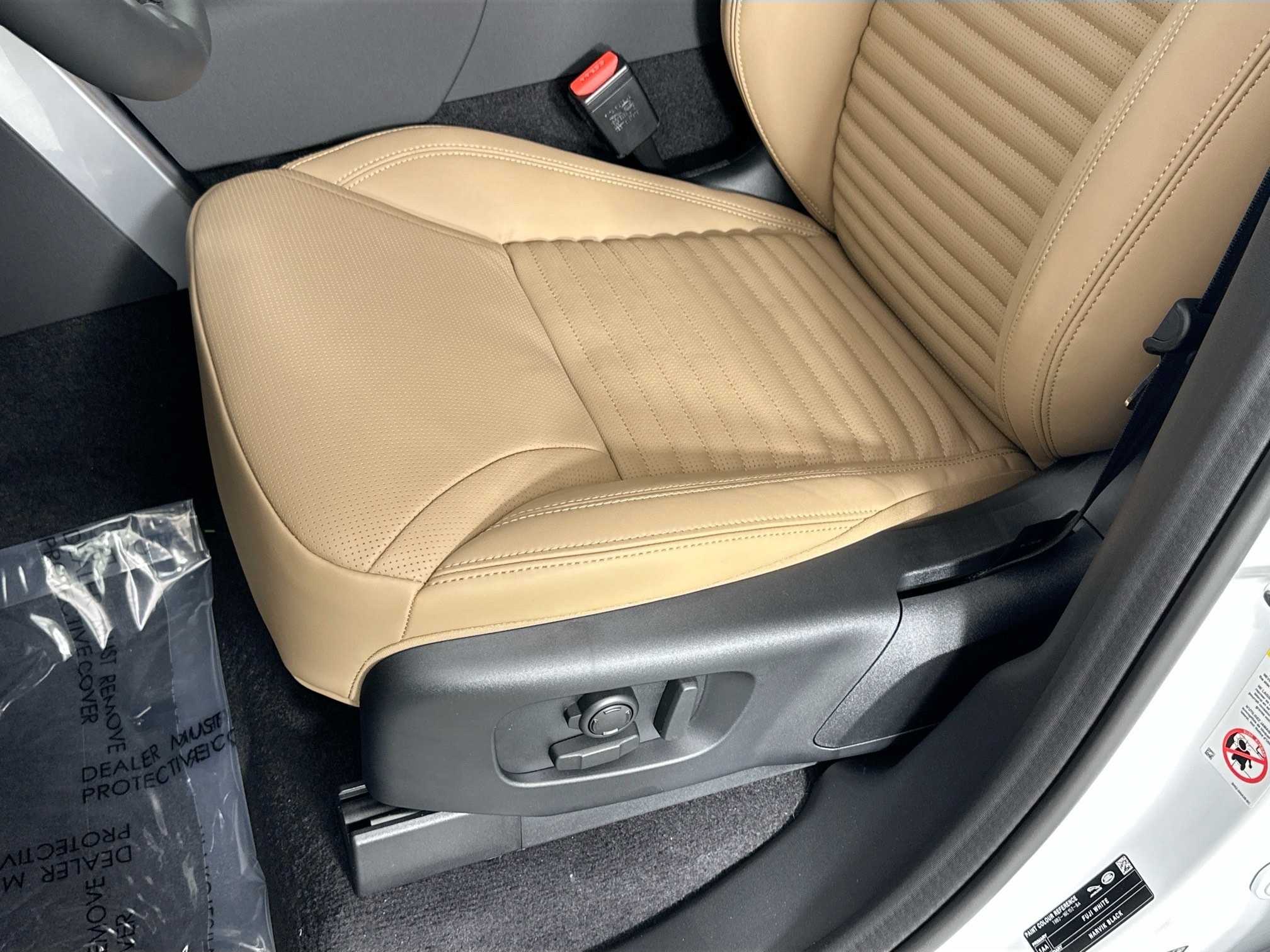 new 2026 Land Rover Discovery car, priced at $70,281