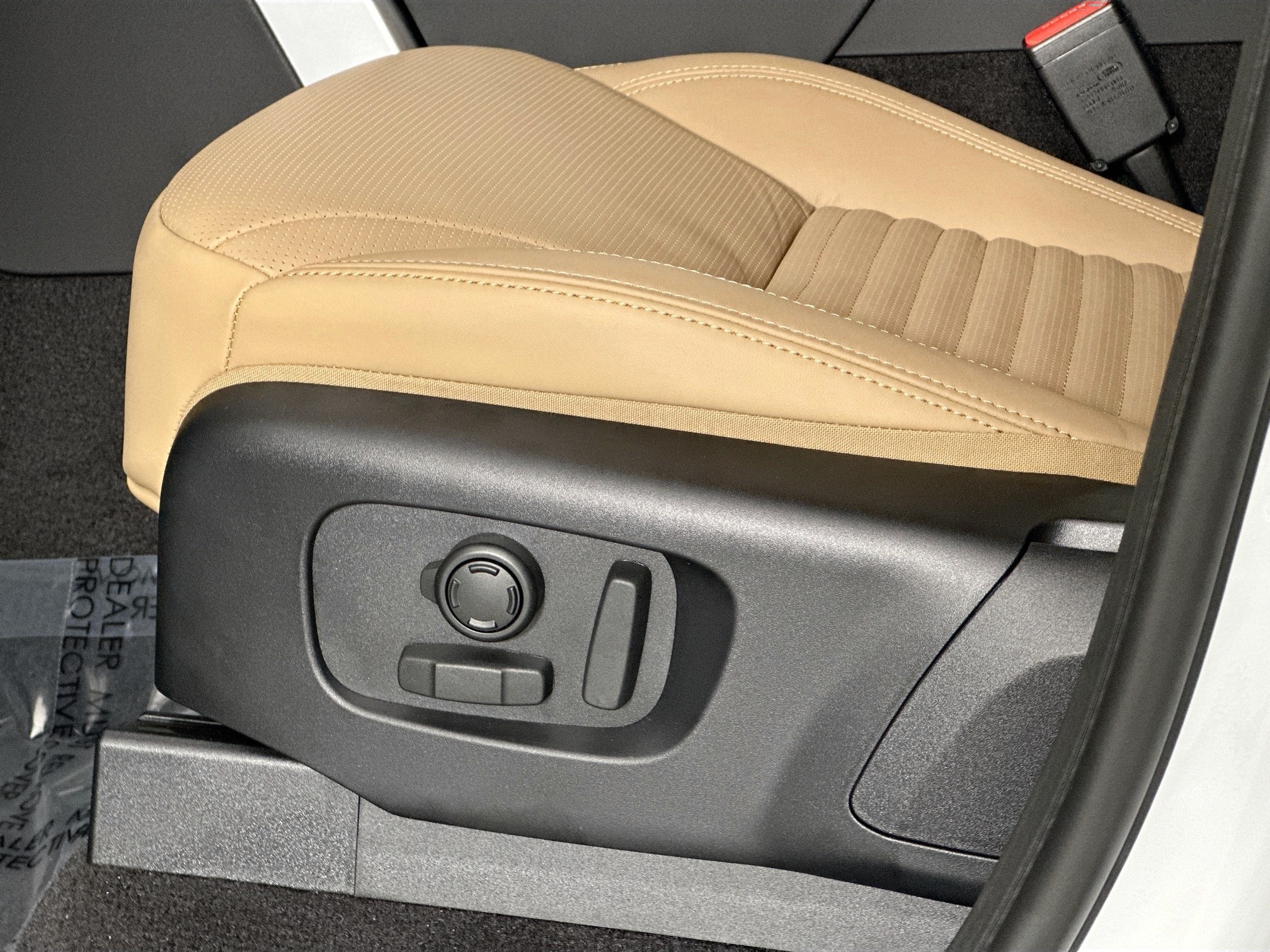 new 2026 Land Rover Discovery car, priced at $70,281