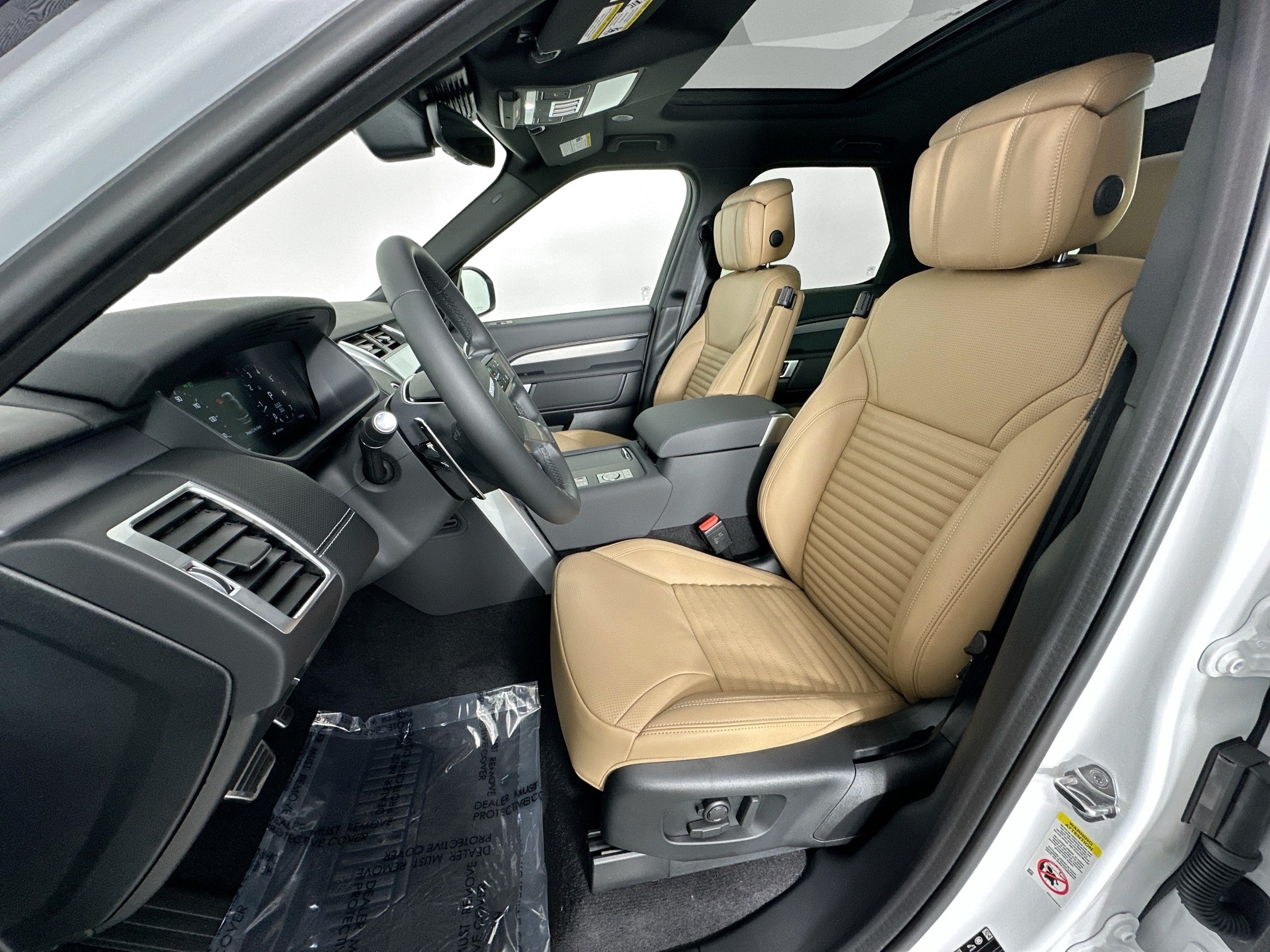 new 2026 Land Rover Discovery car, priced at $70,281