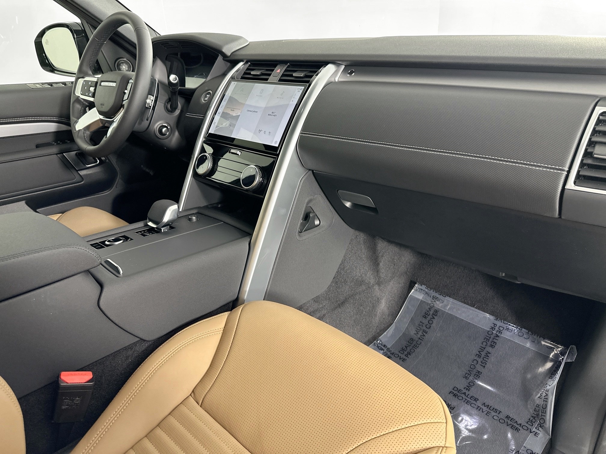 new 2026 Land Rover Discovery car, priced at $70,281