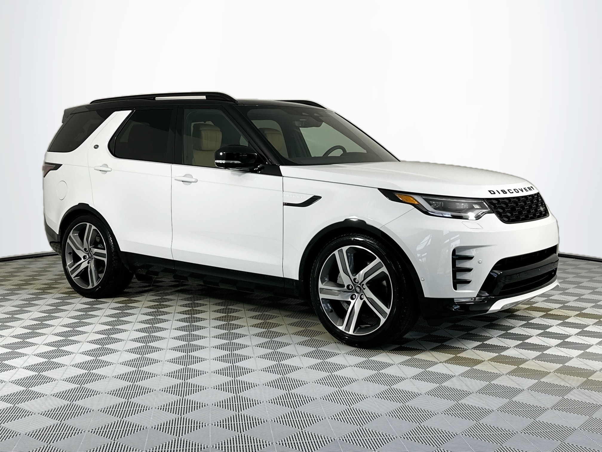 new 2026 Land Rover Discovery car, priced at $70,281