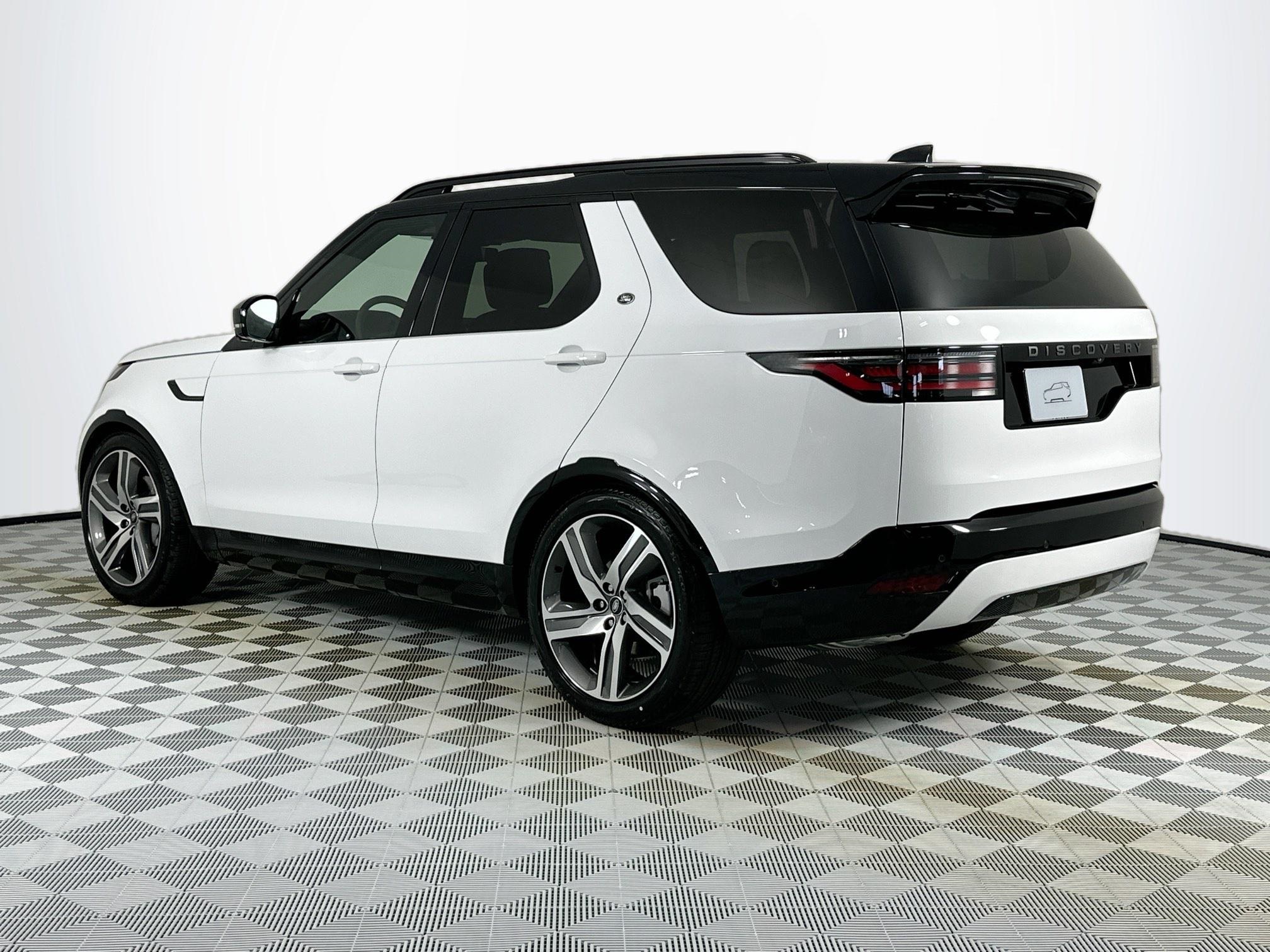 new 2026 Land Rover Discovery car, priced at $70,281
