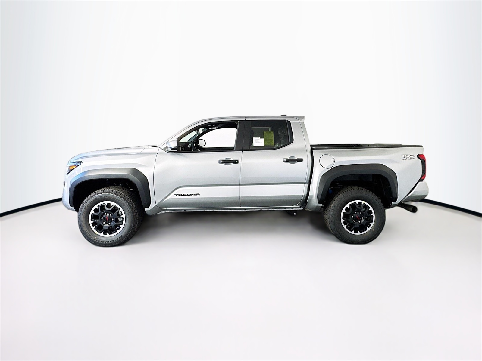 2025 Toyota Tacoma TRD Off-Road Double Cab photo 3
