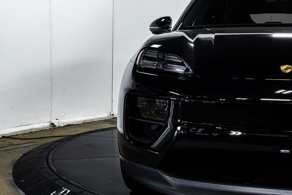 Macan Electric