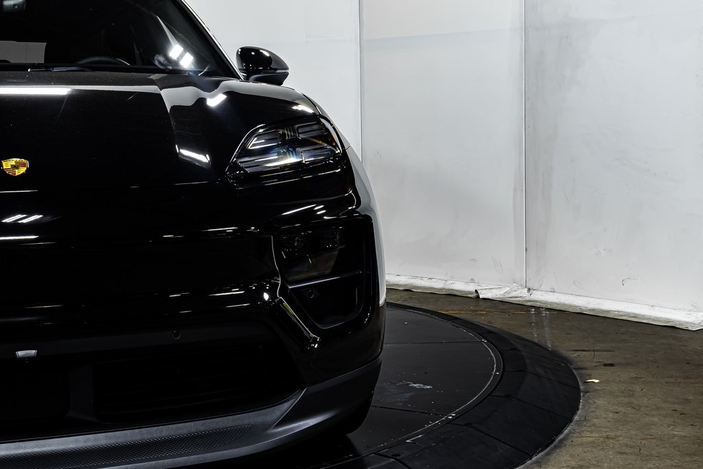 Macan Electric