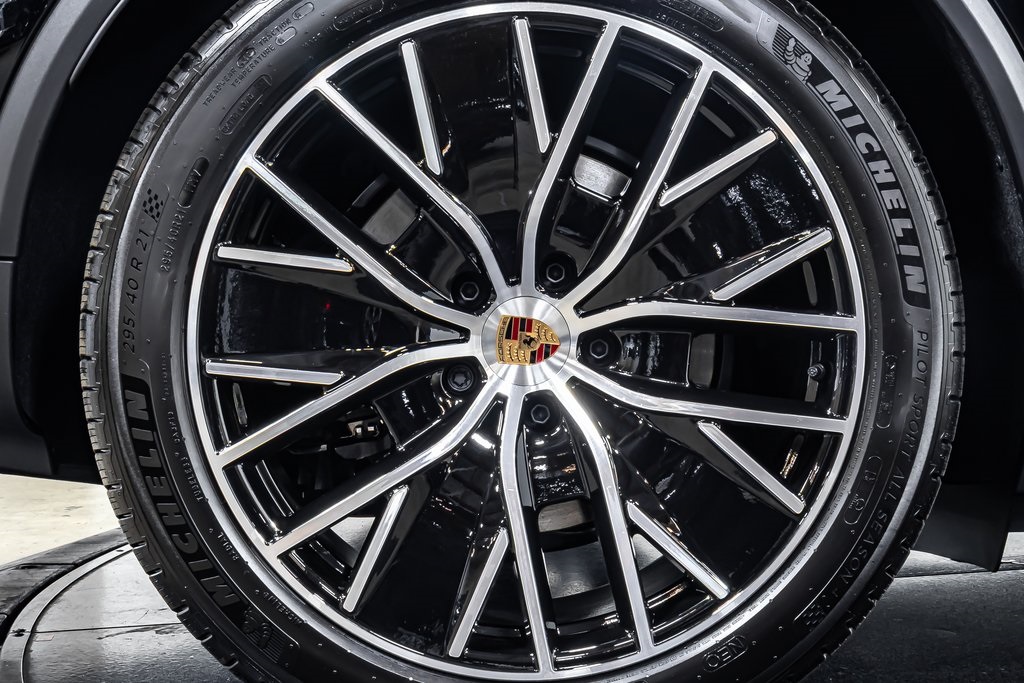 Macan Electric