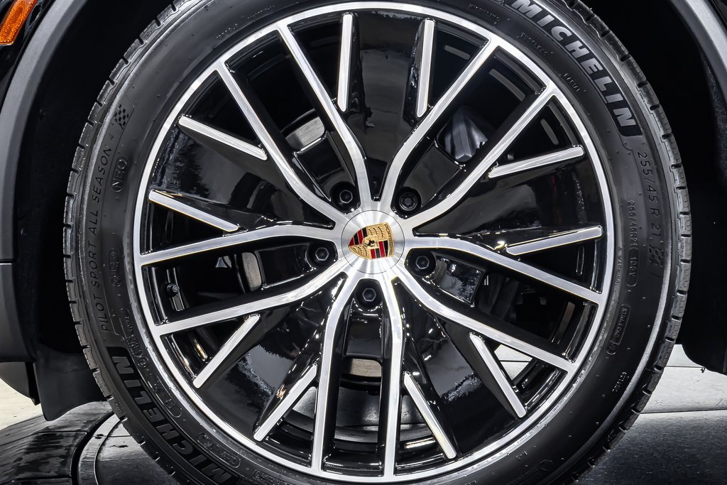 Macan Electric