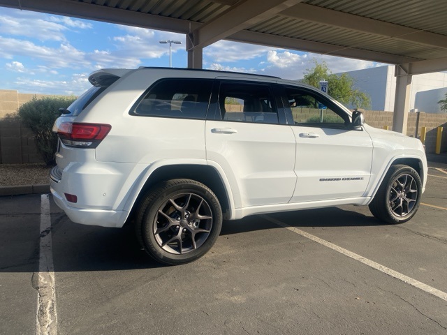 2021 Jeep Grand Cherokee Anniversary Edition photo 2
