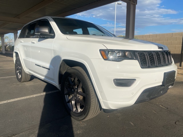 2021 Jeep Grand Cherokee Anniversary Edition photo 3