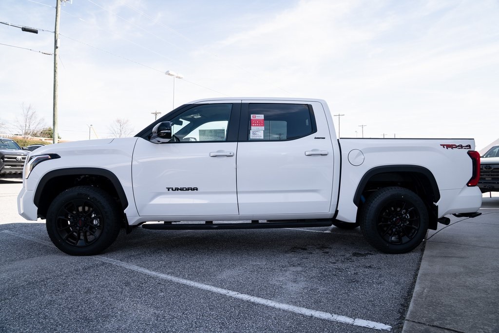 2025 Toyota Tundra Limited CrewMax photo 10