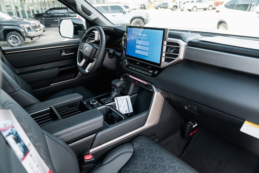 2025 Toyota Tundra Limited CrewMax photo 11