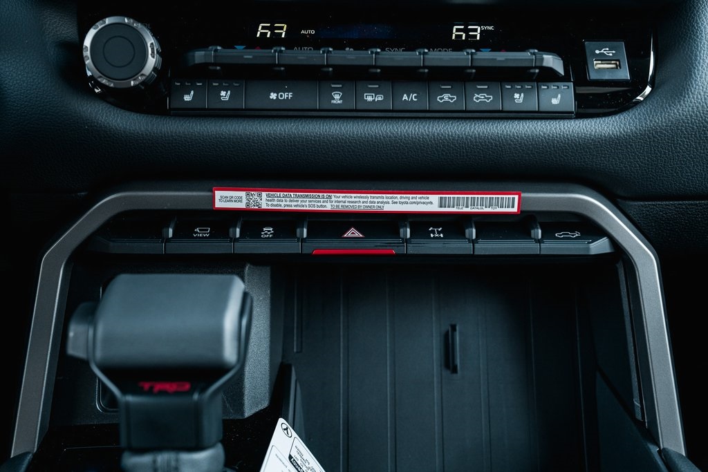 2025 Toyota Tundra Limited CrewMax photo 24