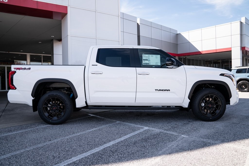 2025 Toyota Tundra Limited CrewMax photo 8