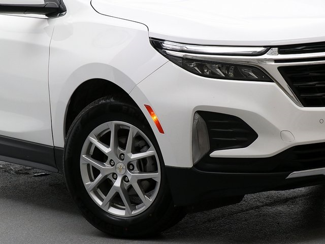 2022 Chevrolet Equinox LT photo 3