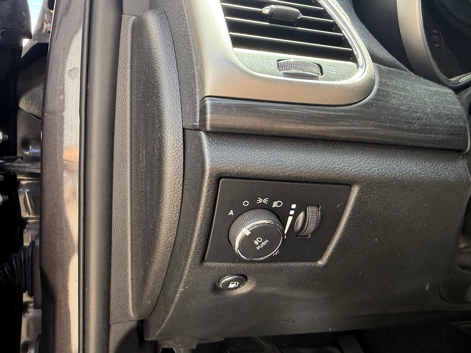 2021 Granite Crystal Metallic Clearcoat Jeep Grand Cherokee Laredo X 4X4 SUV