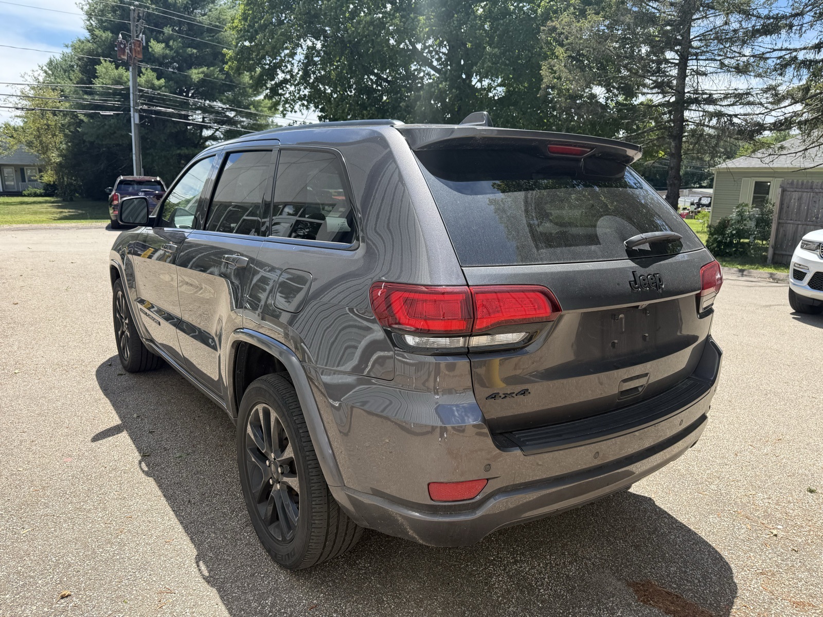 2021 Granite Crystal Metallic Clearcoat Jeep Grand Cherokee Laredo X 4X4 SUV