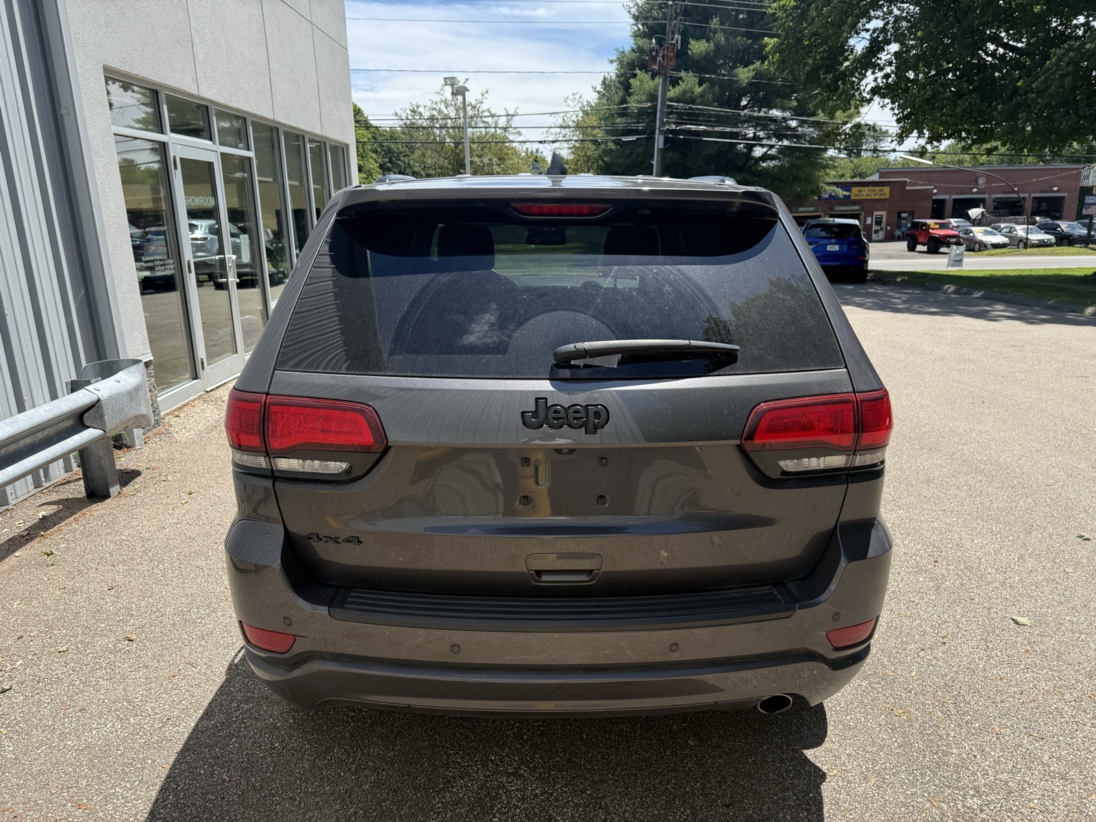 2021 Granite Crystal Metallic Clearcoat Jeep Grand Cherokee Laredo X 4X4 SUV