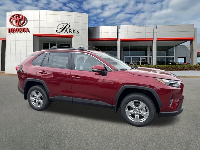 2025 Toyota RAV4 XLE's photo