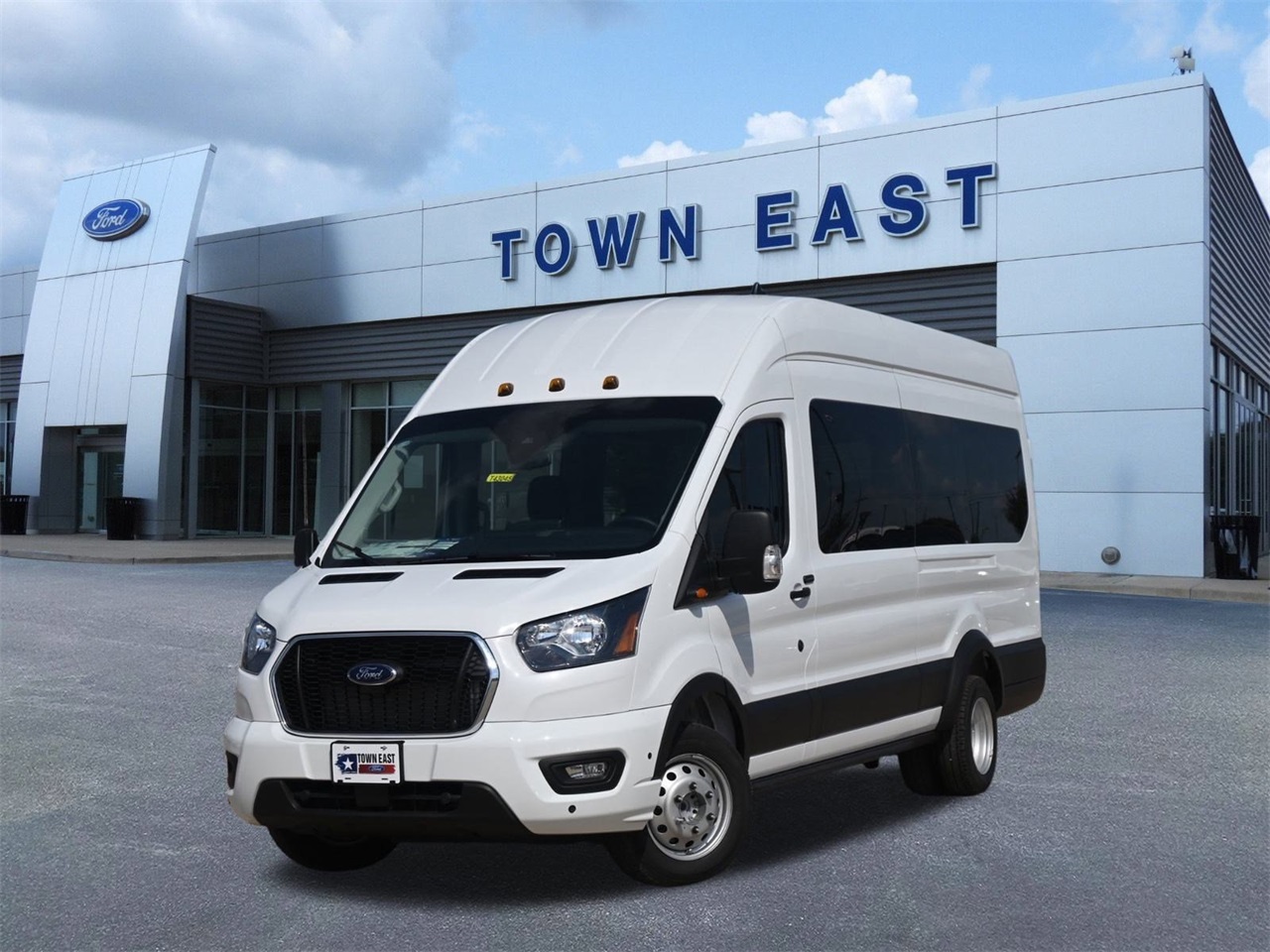 2025 Ford Transit XLT