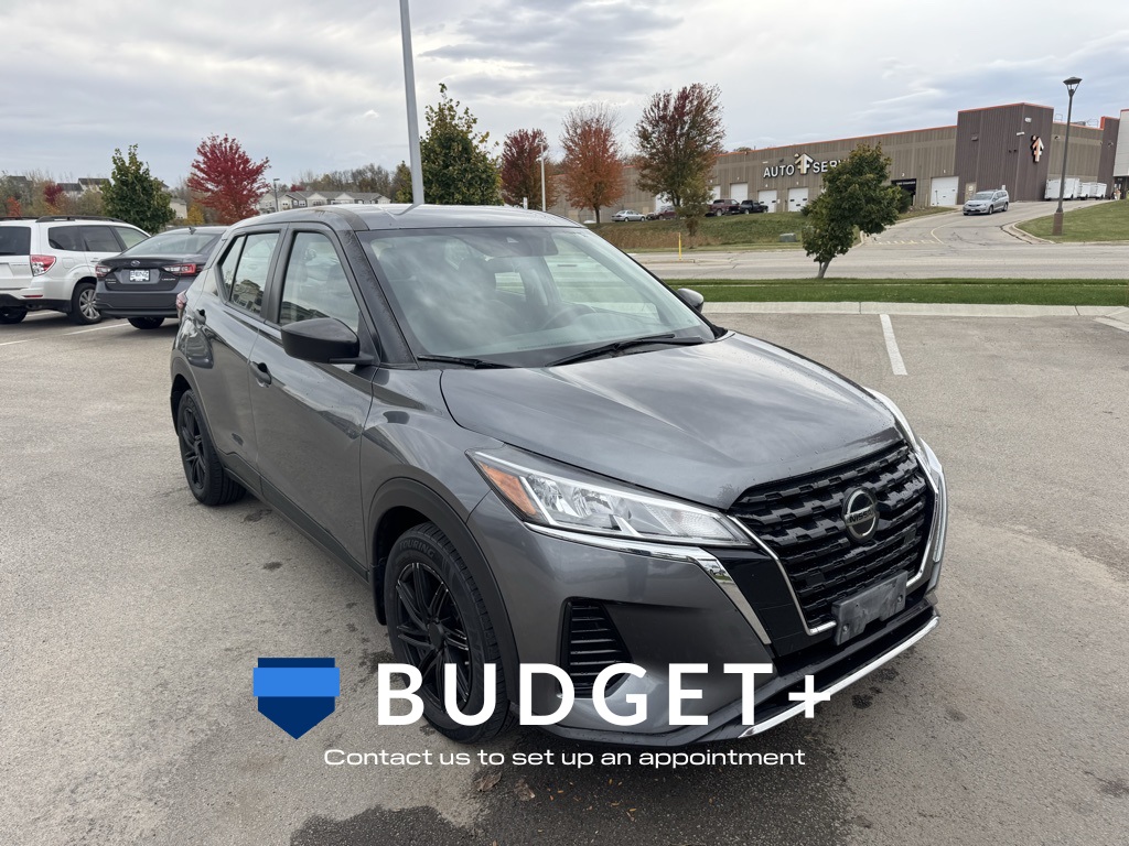 2021 Nissan Kicks S's photo