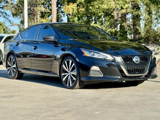 2021 Nissan Altima SR's photo