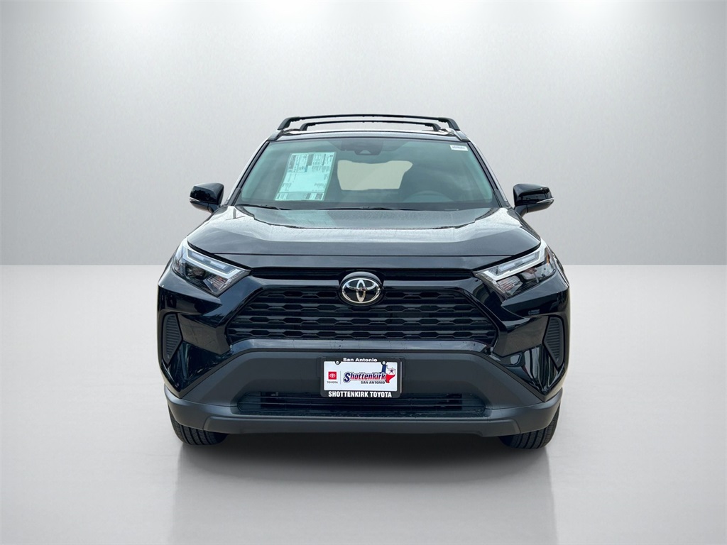 2025 Toyota RAV4 XLE photo 2