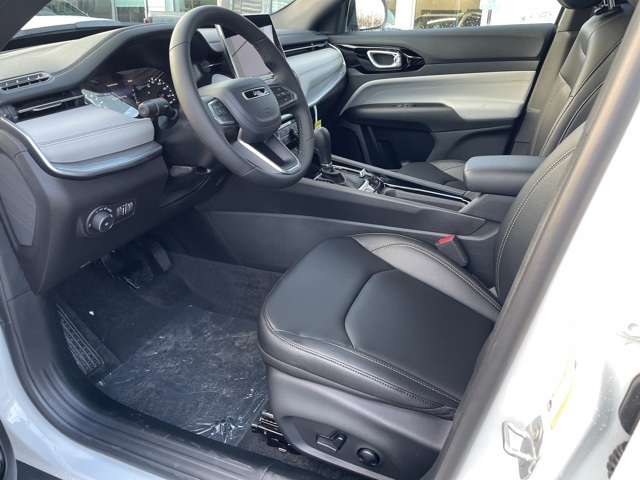2025 Jeep Compass Limited photo 11