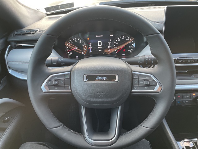 2025 Jeep Compass Limited photo 14