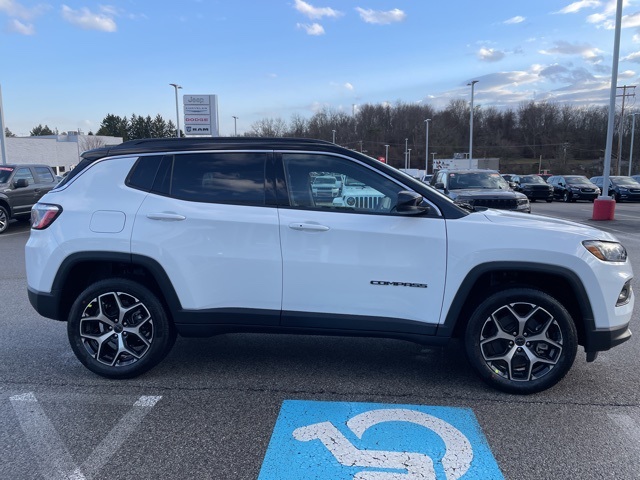 2025 Jeep Compass Limited photo 4