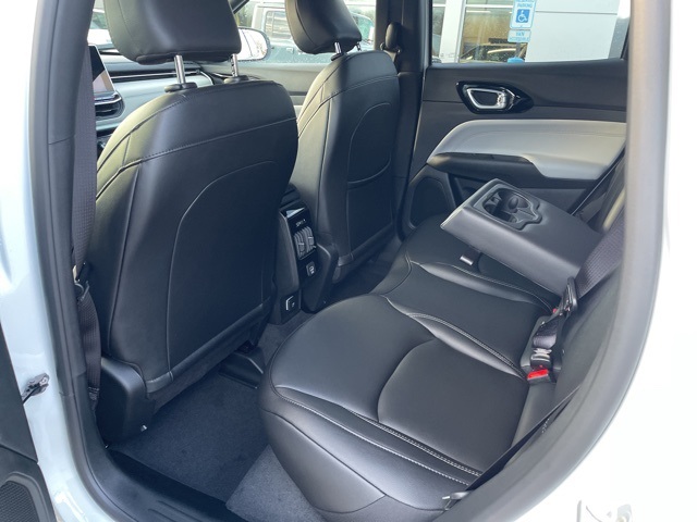 2025 Jeep Compass Limited photo 9