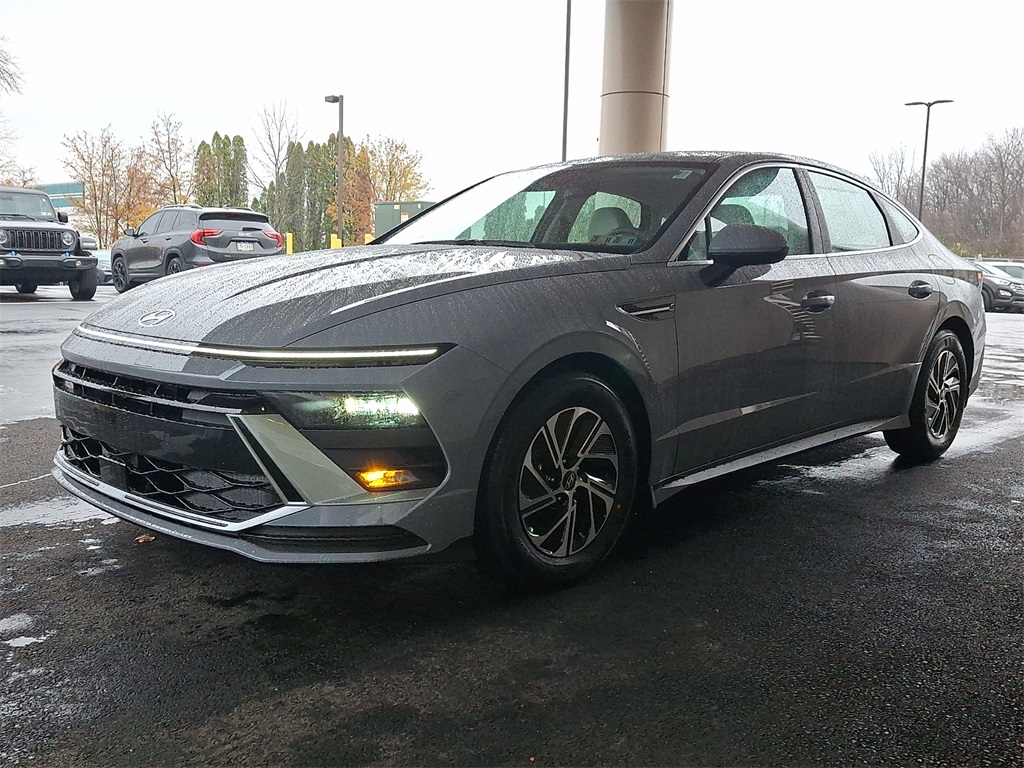 new 2026 Hyundai Sonata Hybrid car, priced at $30,295