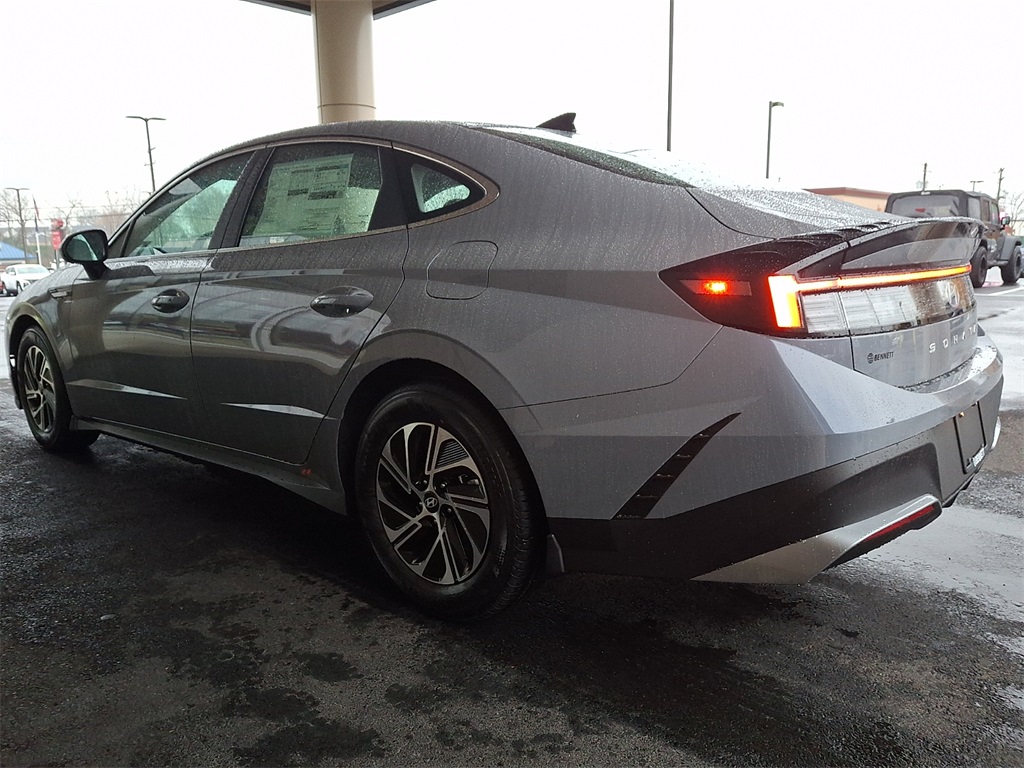 new 2026 Hyundai Sonata Hybrid car, priced at $30,295