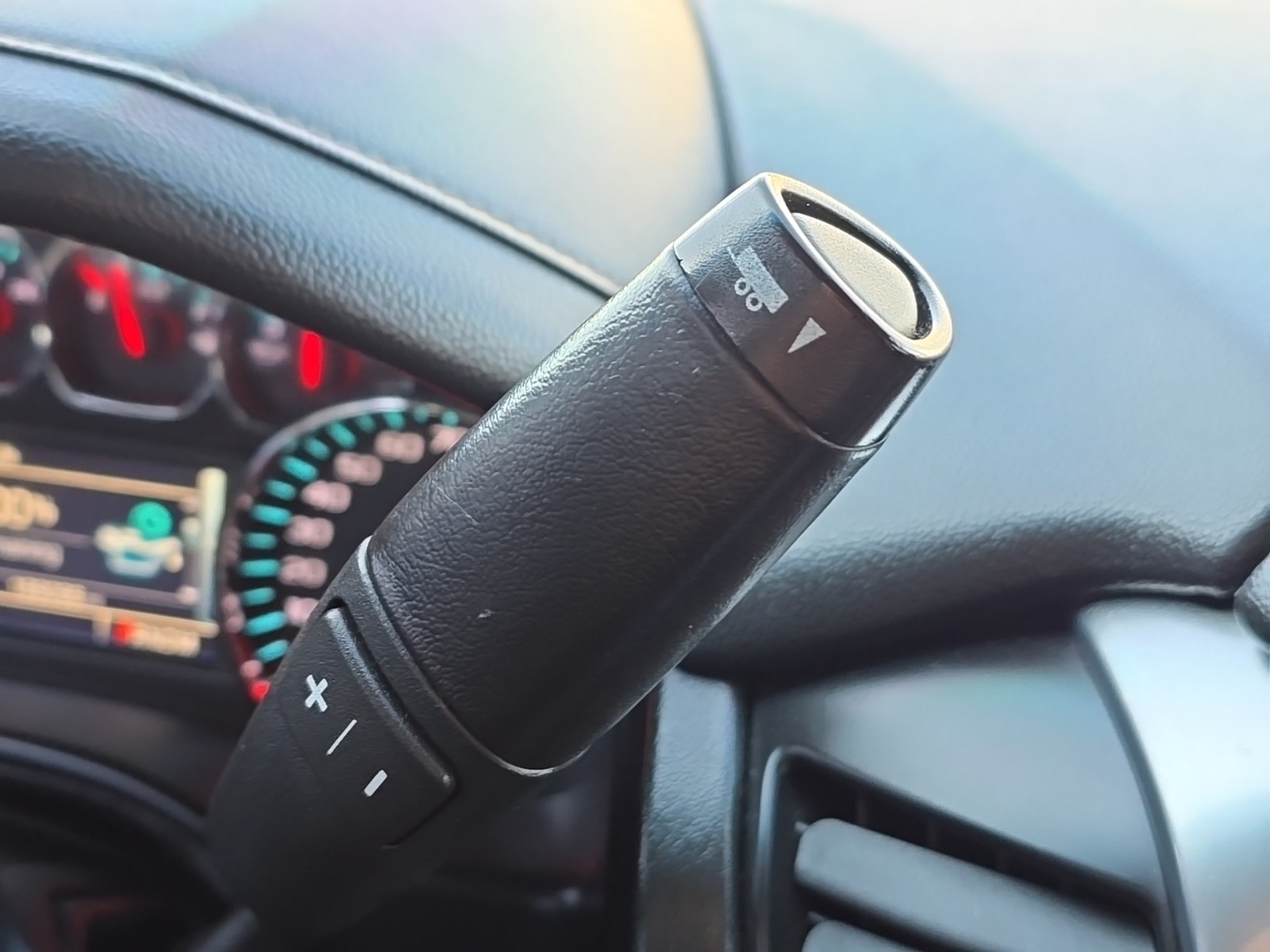 used 2015 Chevrolet Suburban car, priced at $15,000